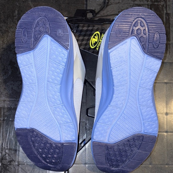 Athletic Works White and Blue Wide Sneakers Size 7 - Picture 4 of 8